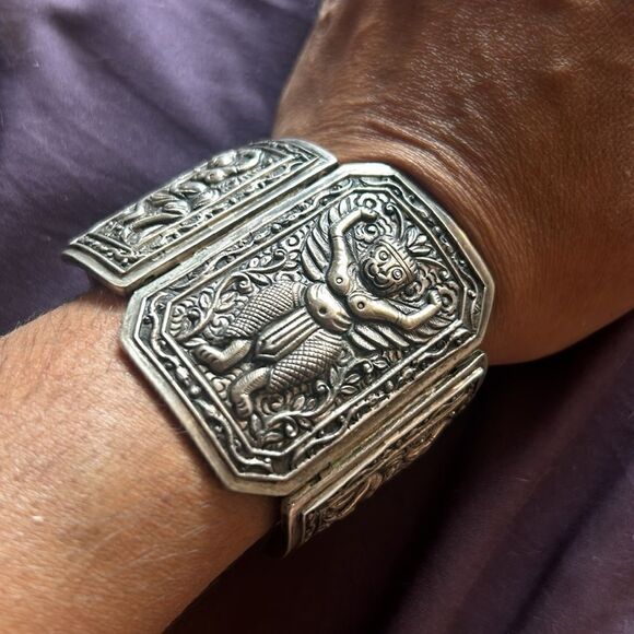 Gorgeous Siam Clasp Bracelet Sterling Silver - Picture 5 of 5